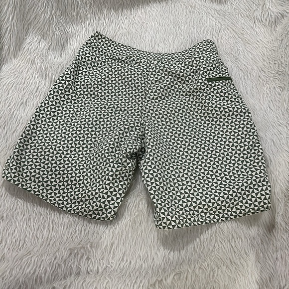 Patagonia green in wheel summer beach board shorts size 33 - Picture 5 of 7